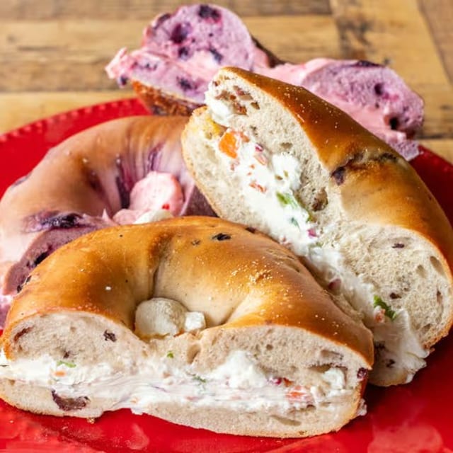 Bagel with Cream Cheese (Mini).